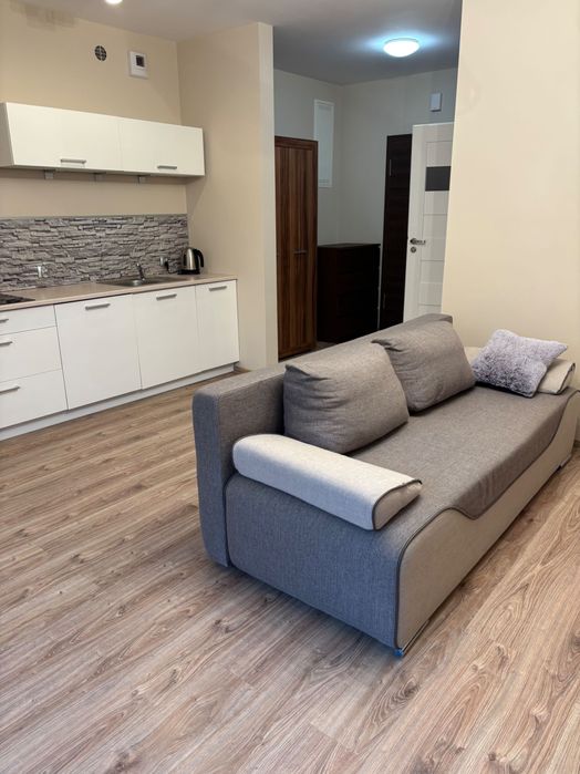 Kawalerka z prywatnym ogródkiem na osiedlu Park Bażantów