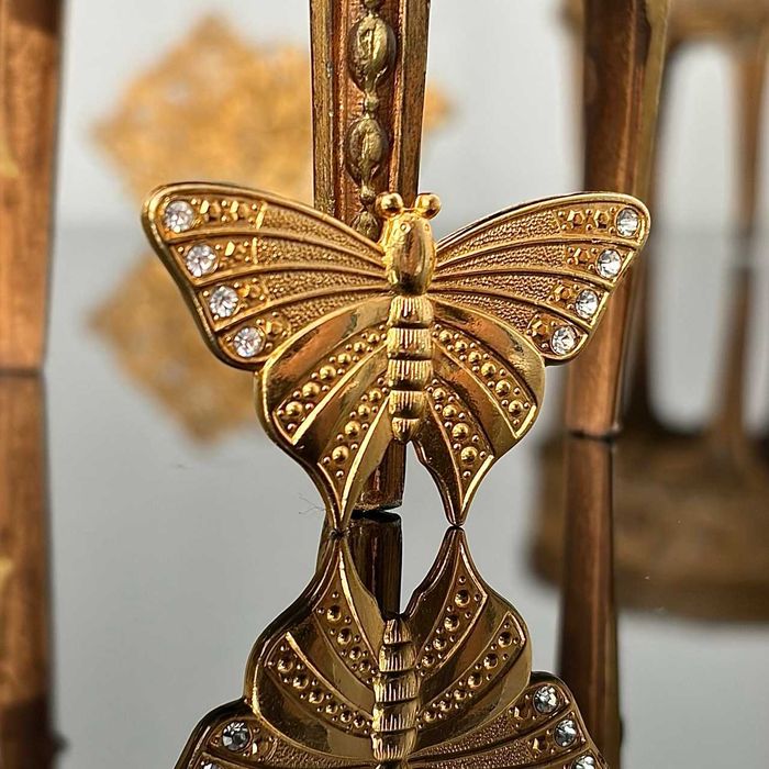 Złota broszka pozłacana 24 karatowym złotem z kamieniami Swarovskiego