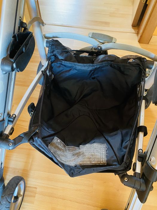 Carrinho bebé + ovo da marca Bébé Confort, modelo Loola. (Usado)