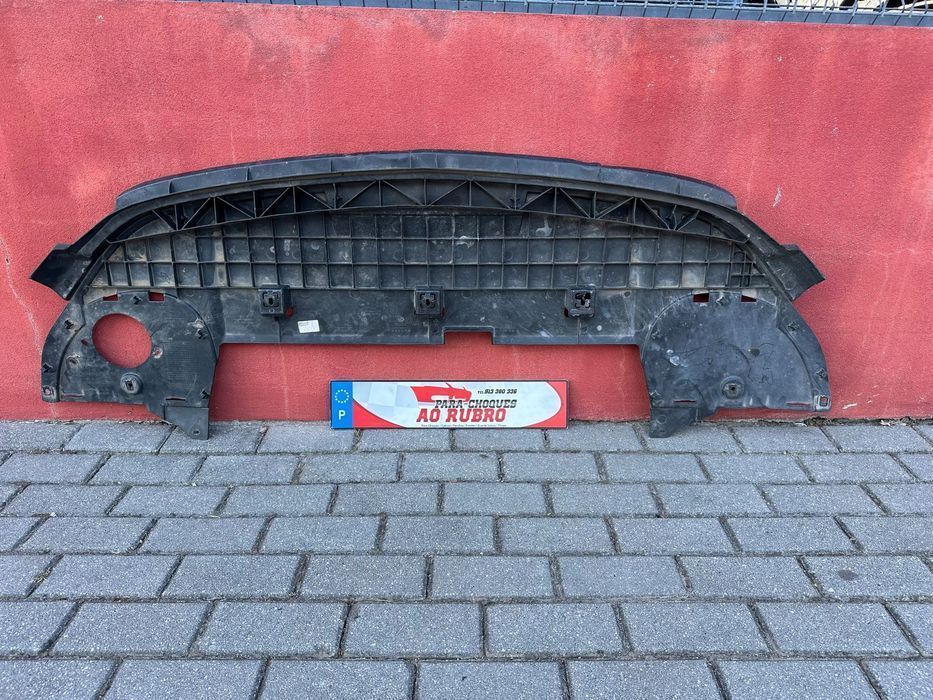 Base inferior parachoque Opel astra L