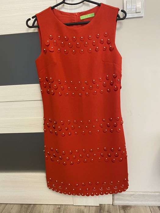 Вишукана сукня з перлинками