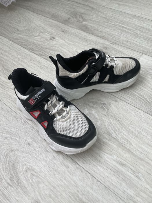 Дитяче взуття 30 розмір