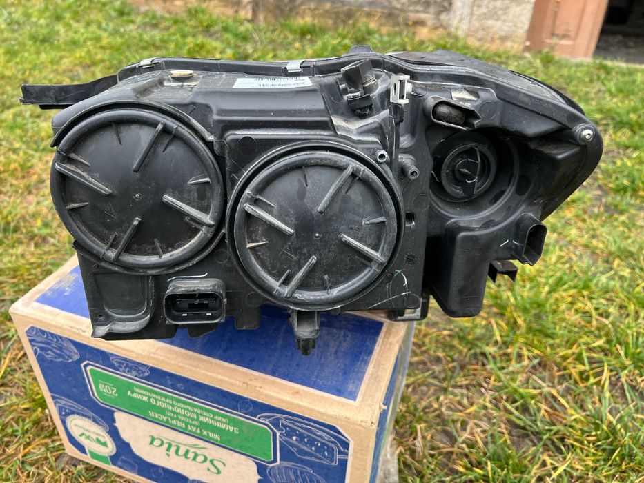 Фара права Х3 F25 USA