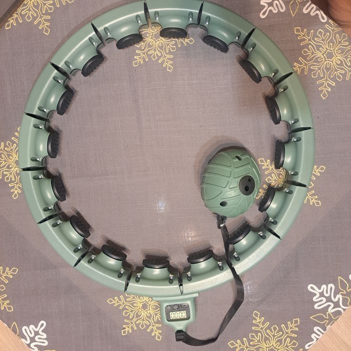 Hula hop z obciążeniem, licznikiem i masażerem