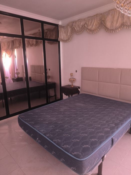 Quarto de casal para arrendamento.