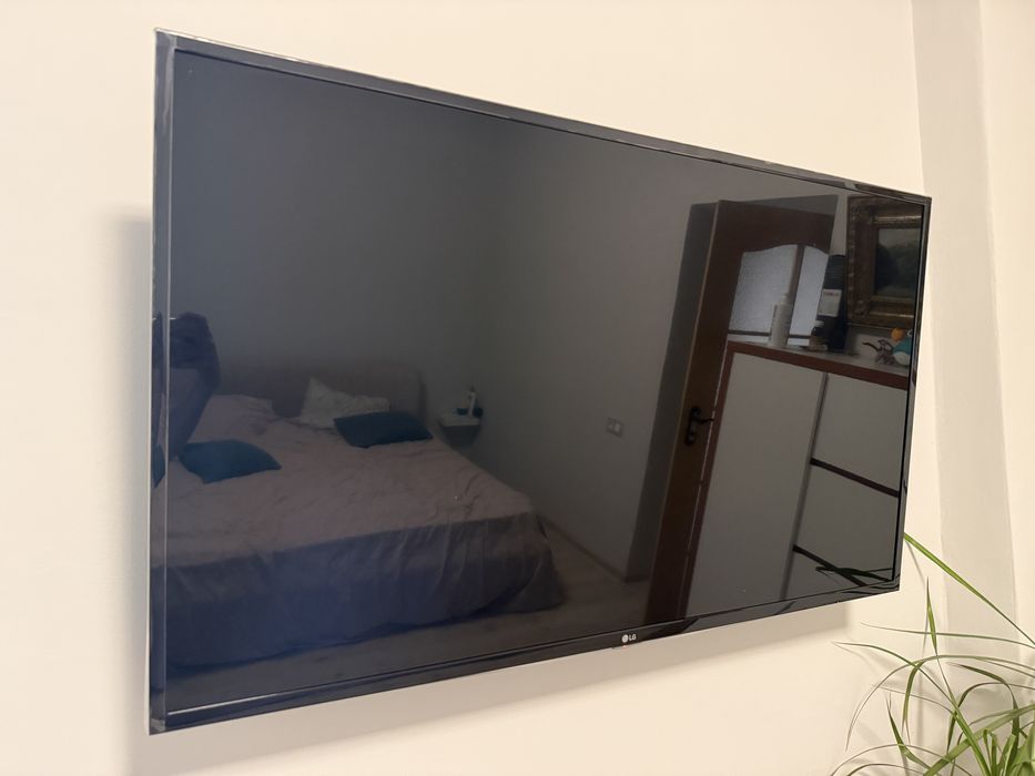 Продам телевізор LG 49lh570v smart