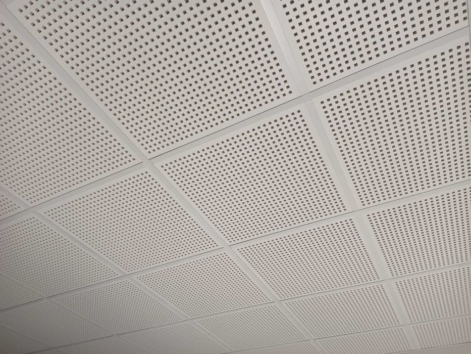 Sufit podwieszany kasetonowy perforowany