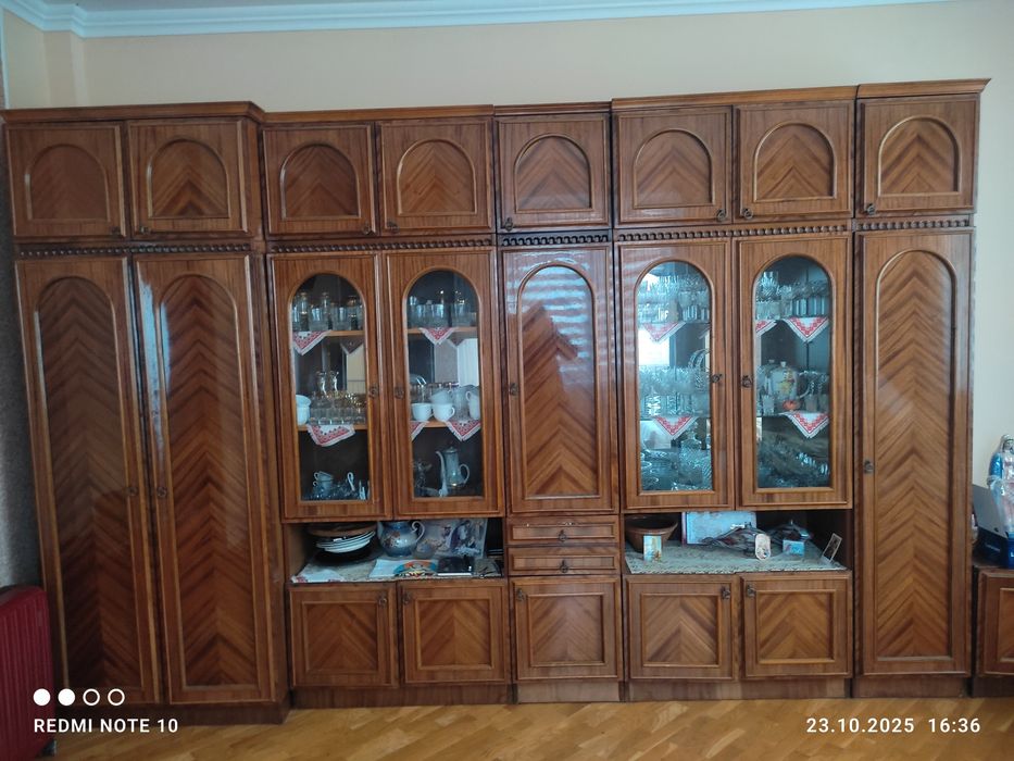 Стінка у вітальню