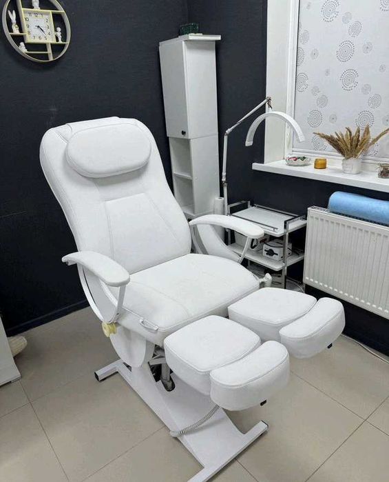 Педикюрно косметологическое кресло