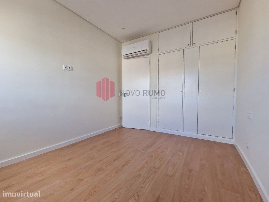 Apartamento T4 para arrendar.