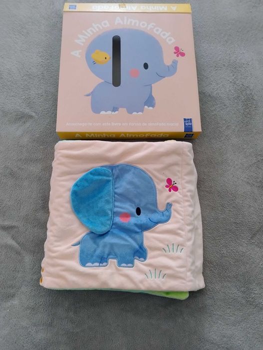 Livro em forma de almofada