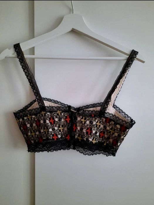 Topshop czarny top crop croptop braletka goth gothic gotyk S 36 krzyże