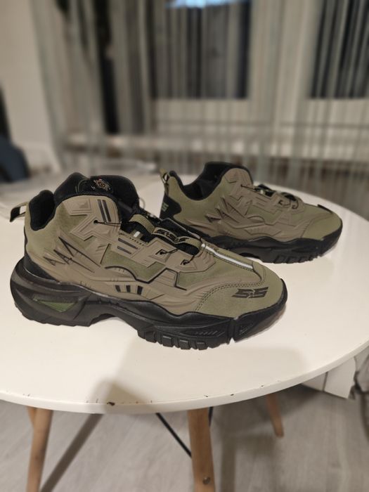 Buty sportowe, Snickers