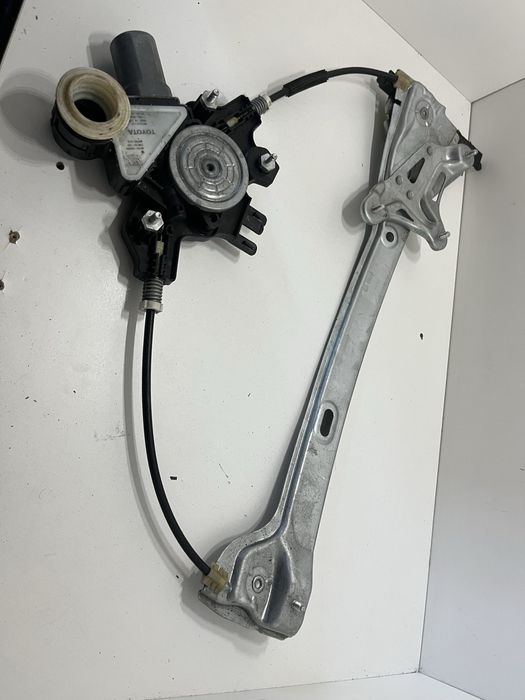 Podniśnik mechanizm szyby Toyota Corolla e21 prawy przedni przód