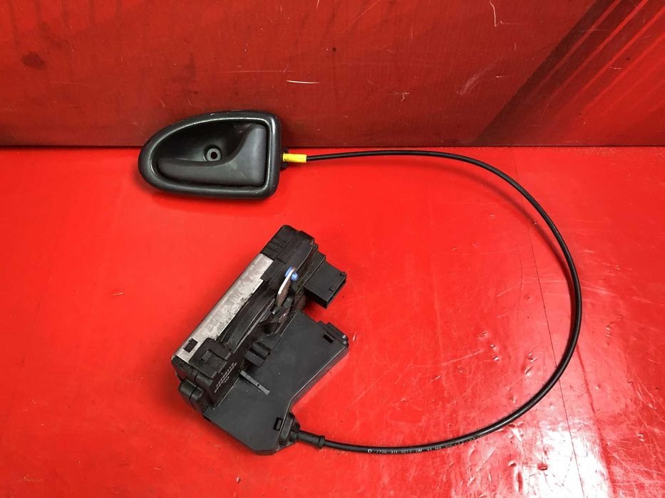 Замок дверей передньої правої Renault Trafic 2 Трафик 2    8200008248