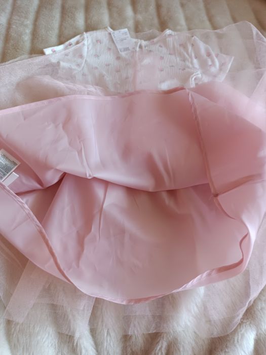 Vestidos menina NOVOS  t8/10