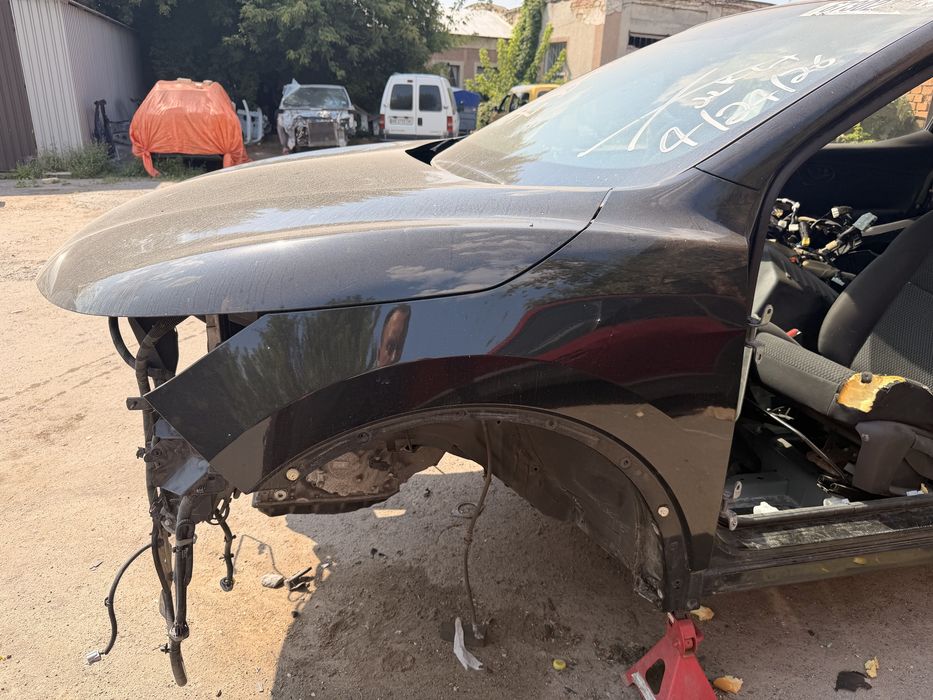 Продам капот і крила Nissan Rogue Sport колір g41