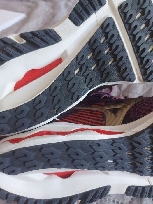 Бігові кросівки Mizuno Wave Inspire 17
