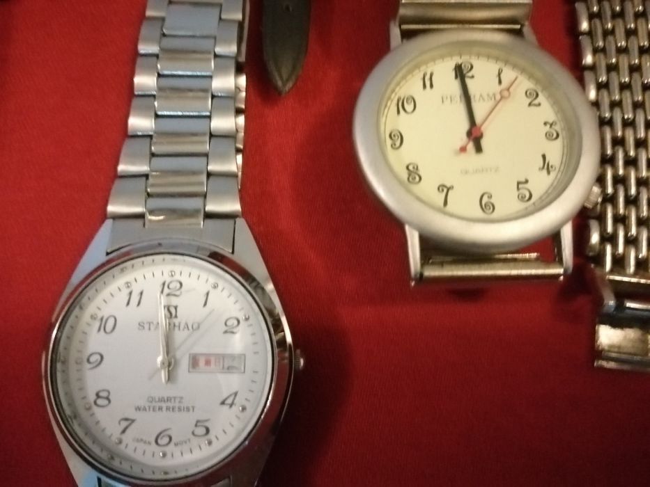 Relogios de homem e Senhora a pilhas e a funcionar.