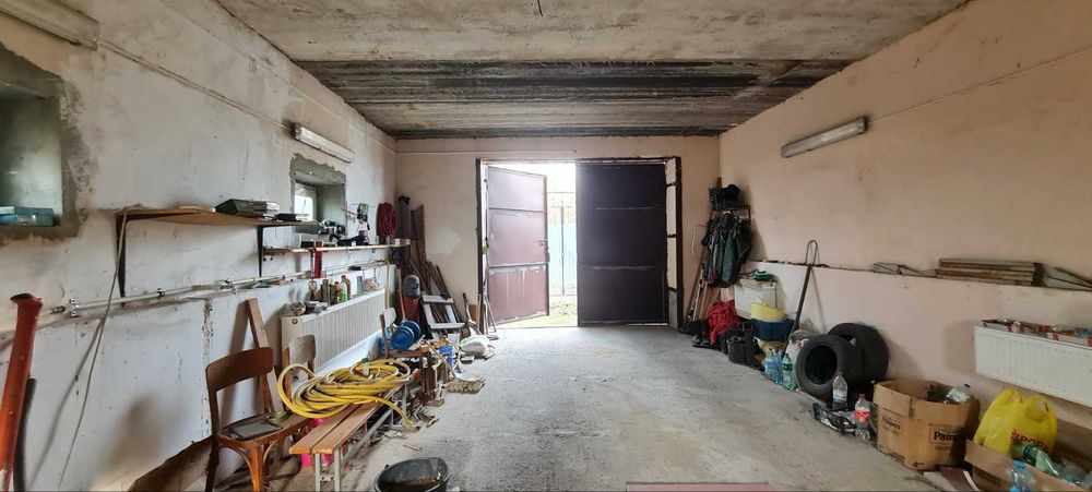 Продаж 2-х будинків на території