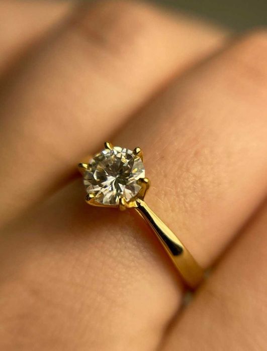 Pierścionek zarėczynowy