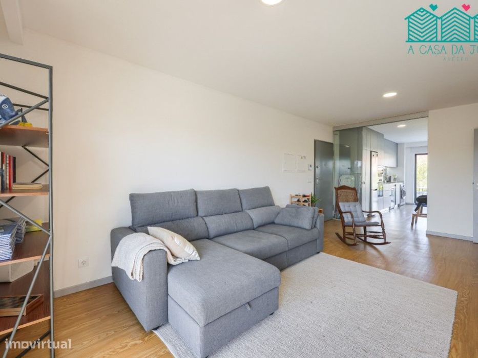 Apartamento T2 com Lugar de Garagem no Bairro do Liceu