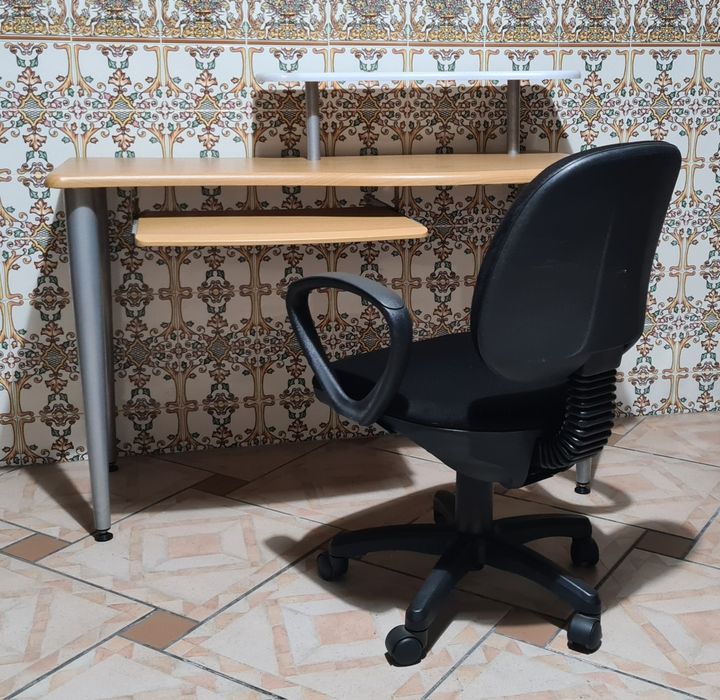Conjunto de Secretaria e cadeira