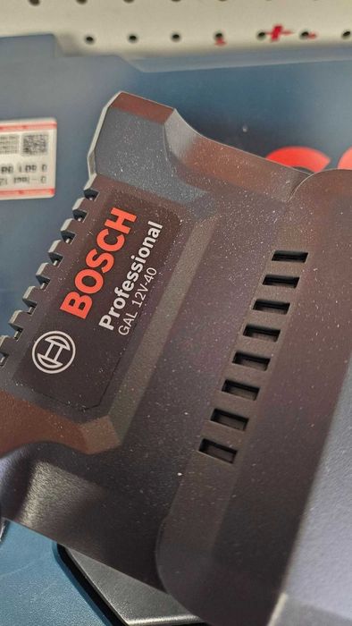 Wykrywacz uniwersalny Bosch D-tect 120 + 1x2ah + walizka