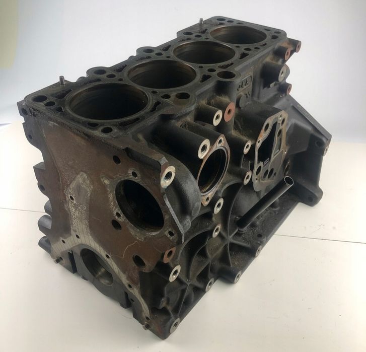 Блок цилиндров Audi A4 A6 A8 Seat Exeon Leon VW Golf Passat 2.0