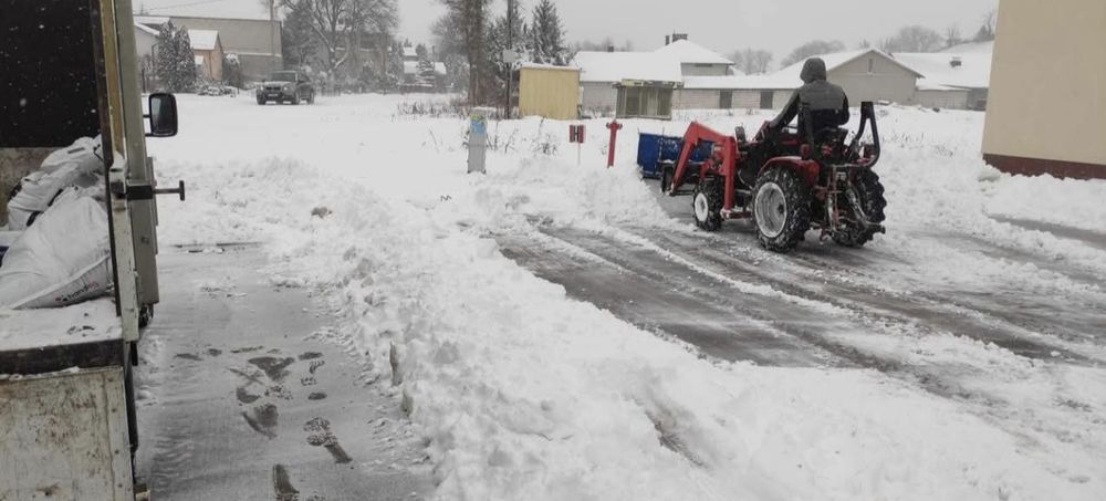 Odśnieżanie parkingów, dachów, szkół