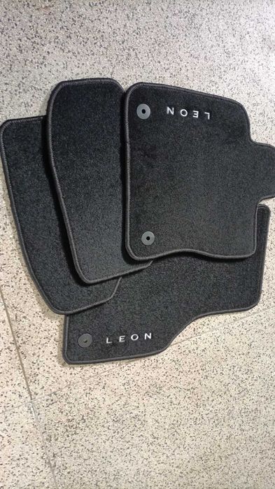 Tapetes para automóvel