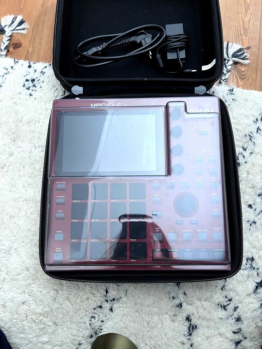 AKAI Professional MPC One+ Sampler & Decksaver and travel case64172677078529123