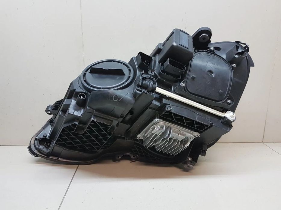mercedes w212 lift prawa lampa półled