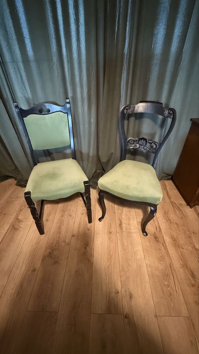 Odnowione krzesła z oliwkową tapicerką