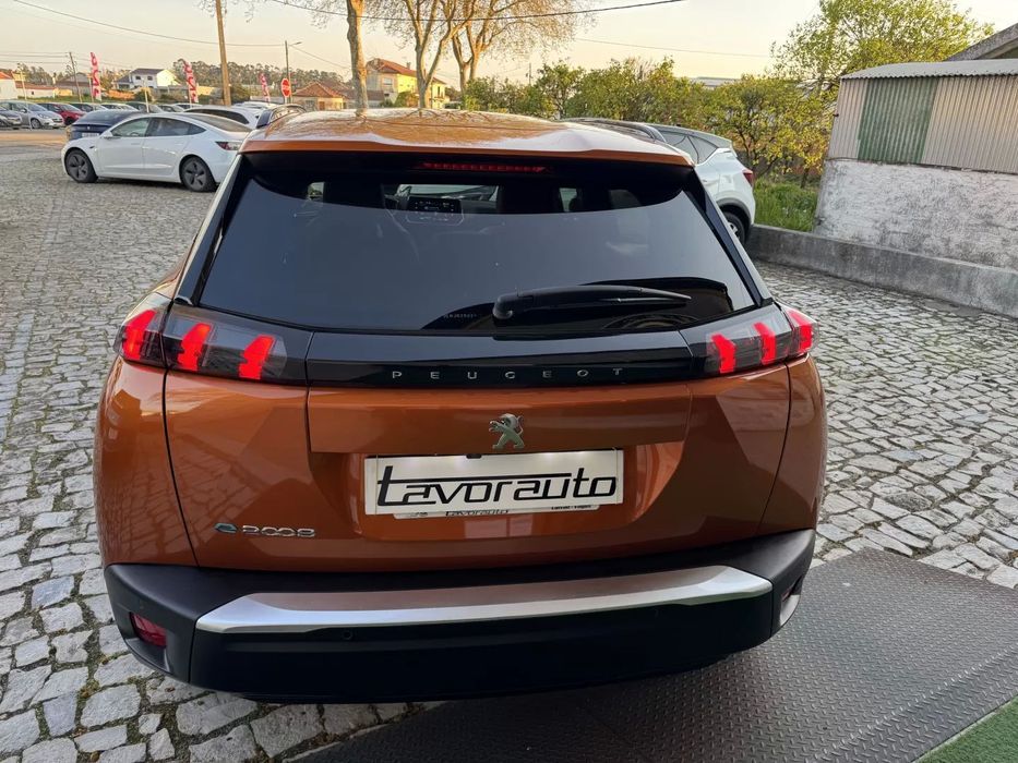 Peugeot e-2008 50 kWh Allure