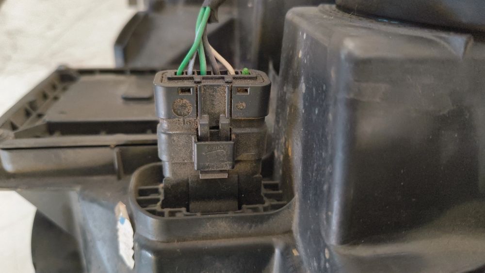 Ótica / farol esquerda RENAULT Megane IV (B9A/M_)