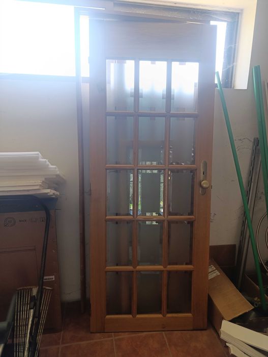 Vendo porta com aro madeira nogueira