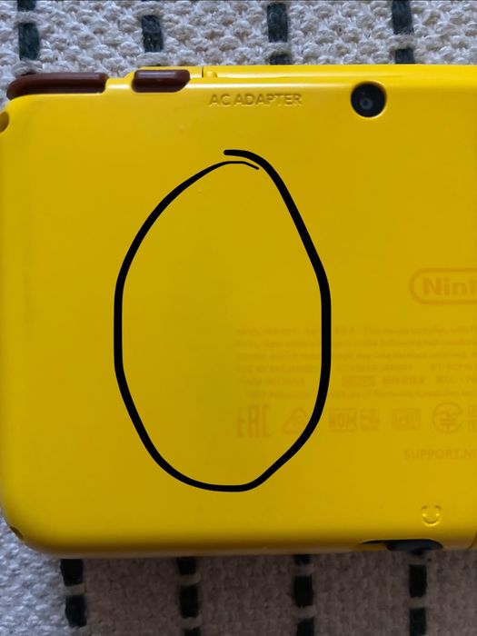 Nintendo 2DS XL Pikachu Edition