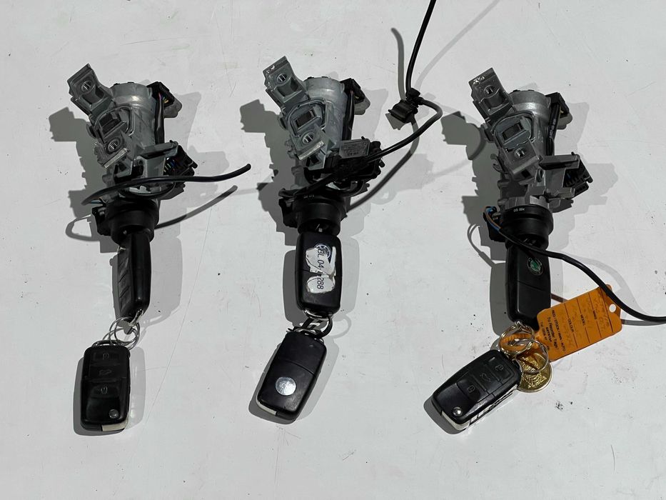 Замок зажигания Шкода А5 Гольф 5 замок запалювання Skoda A5 Golf 5