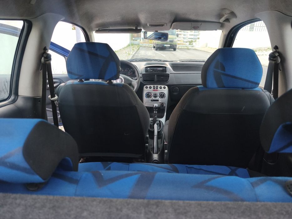 Fiat Punto 80
Motor a gasolina 1.2L 100cv
Modelo: 2004
Vidros e espelhos elétricos
Correia de distribuição, embraiagem, óleo e filtros foram trocados.