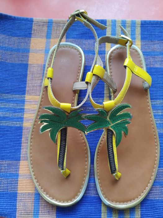 Босоножки сандали кожаные Next.