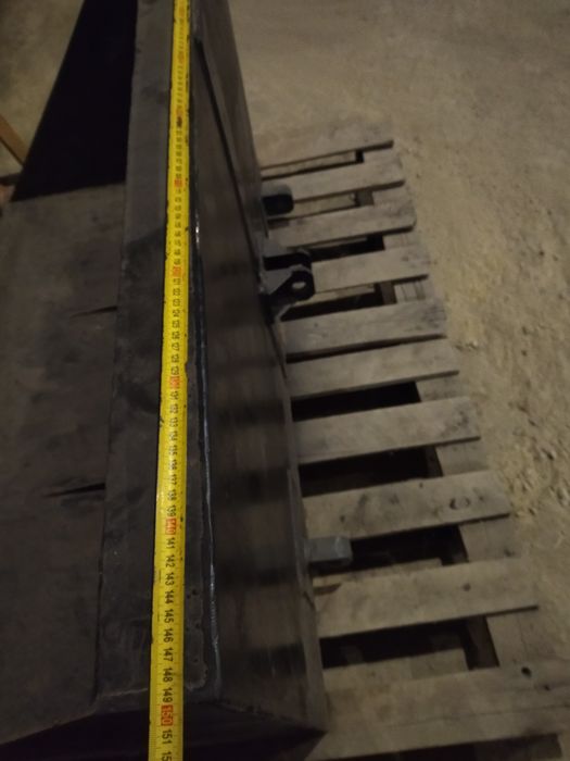 Навантажувач на задню навіску