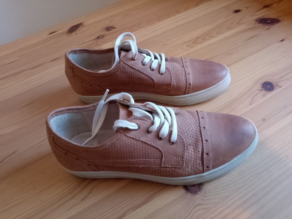 Buty trzewiki Lasocki skóra 38