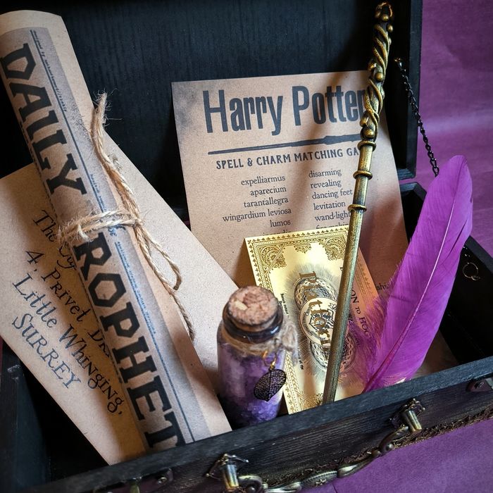 Скринька Гаррі Поттер з подарунком. Cундук Harry Potter подарок на