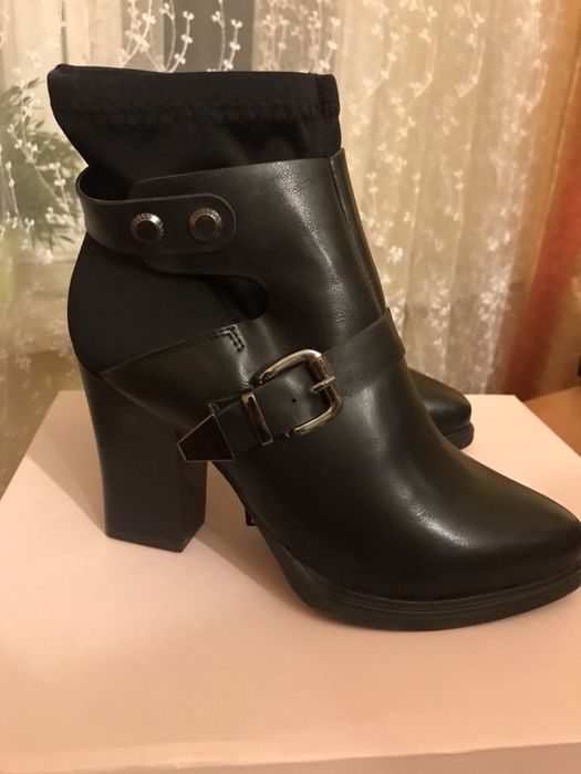 Buty damskie w rozmiarze 38