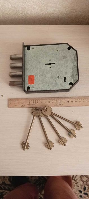 замок гаражный 5 ключей