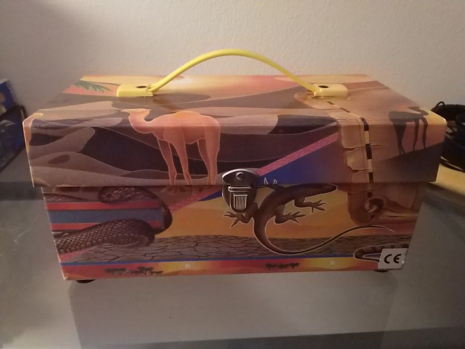 Estojo de pinturas e desenhos portátil