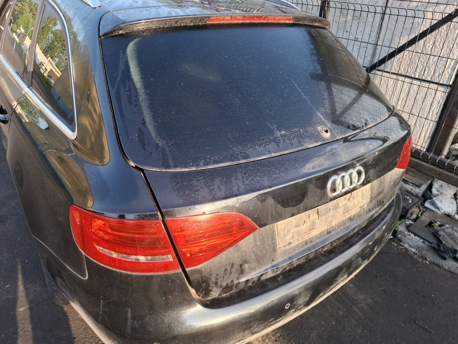 Audi a4b8 klapa .drzwi