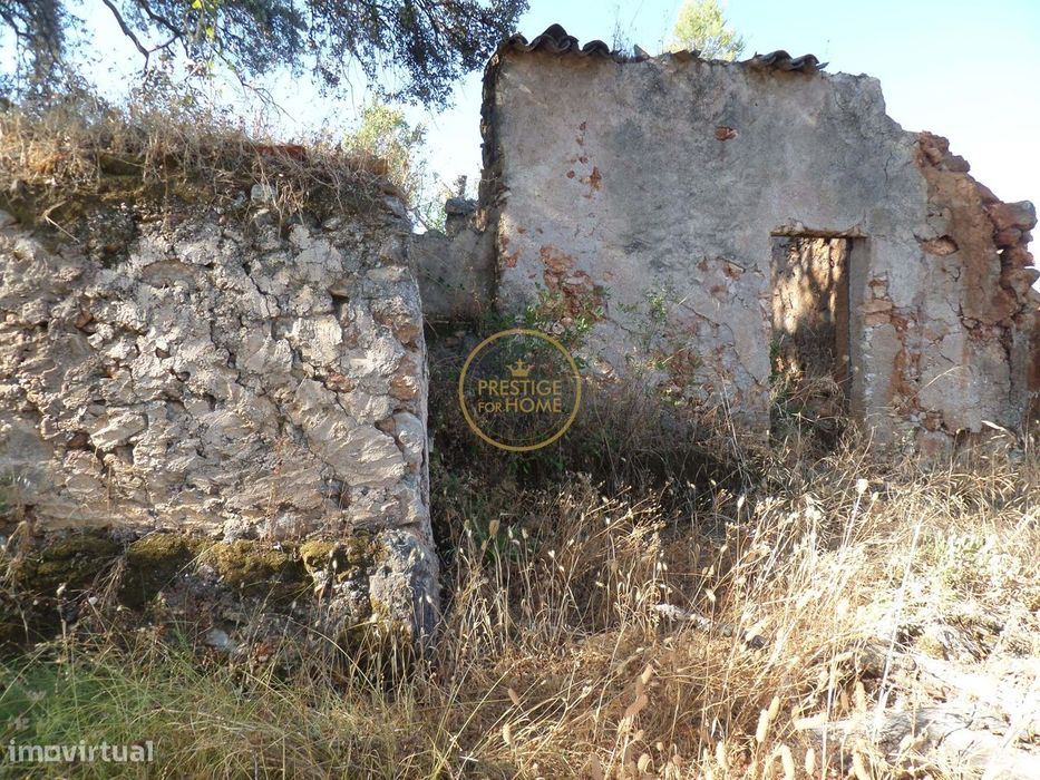 Terreno com Ruína para Recuperar – Próximo de Loulé