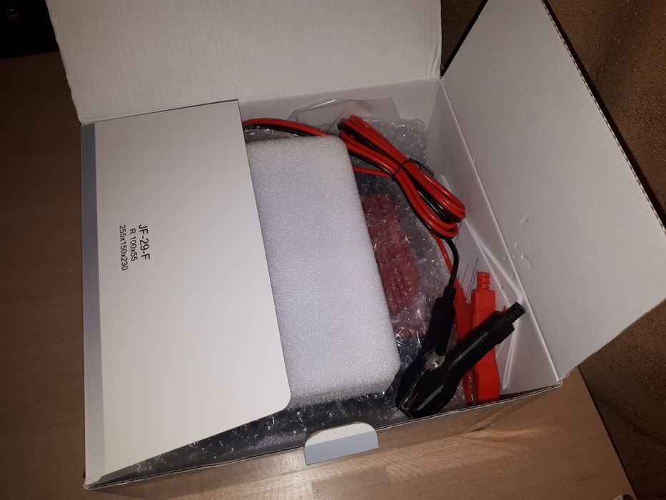 Зарядний пристрій foxsur fpt 250 12V 25А / 24V 15A